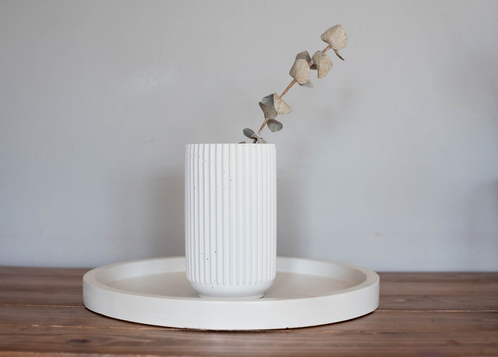 Ridged Concrete Vase - made by kippen