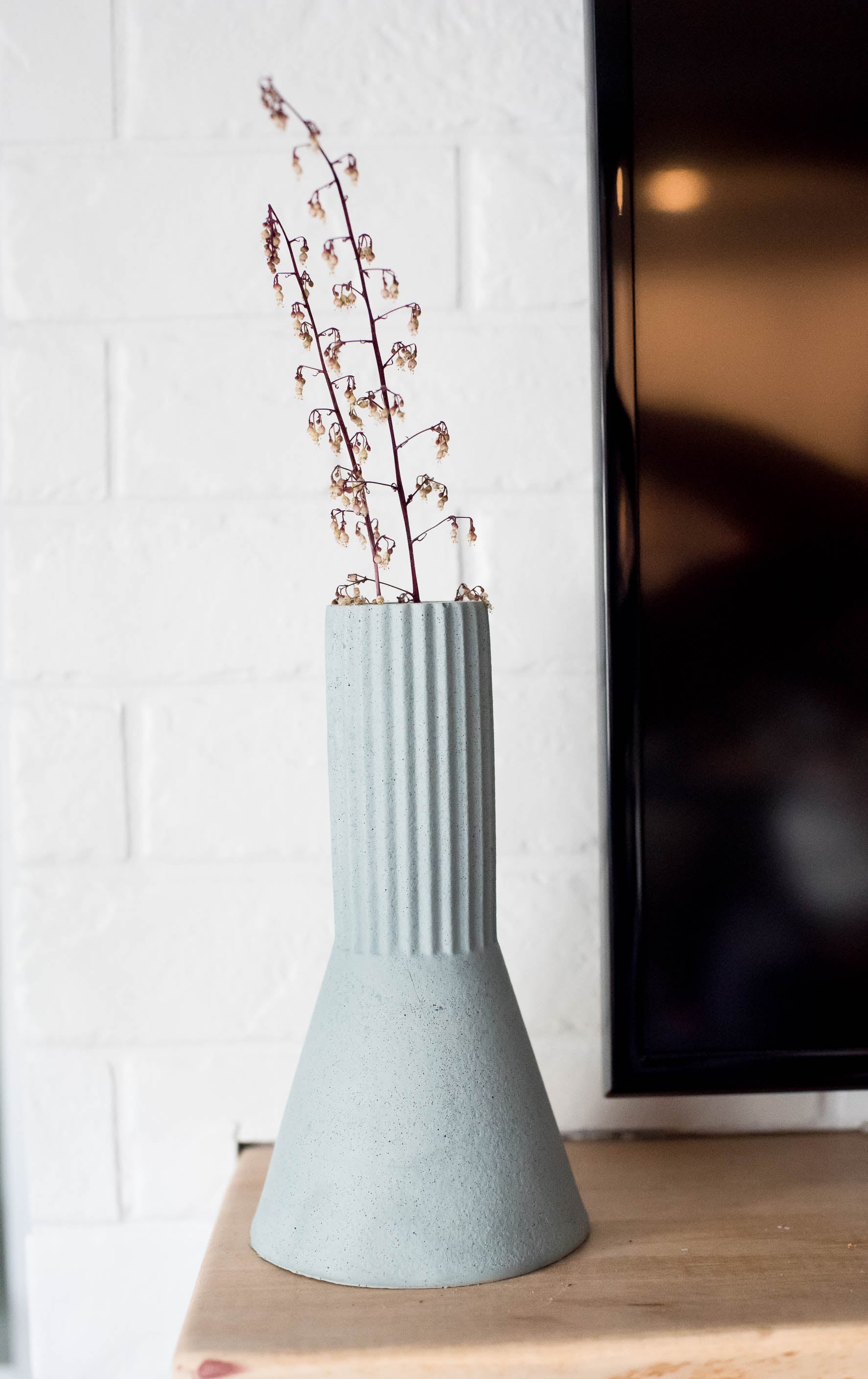 Modern Fluted Vase - made by kippen