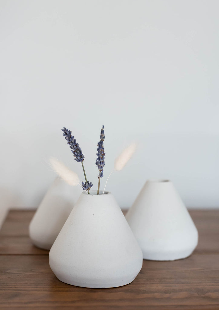 Small Concrete Bud Vase - made by kippen